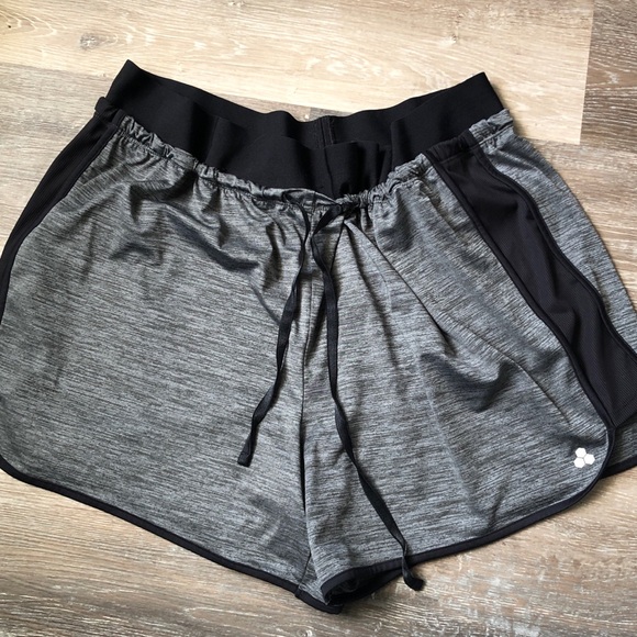 Ladies Shorts TeK Gear Size 1X - Picture 1 of 2